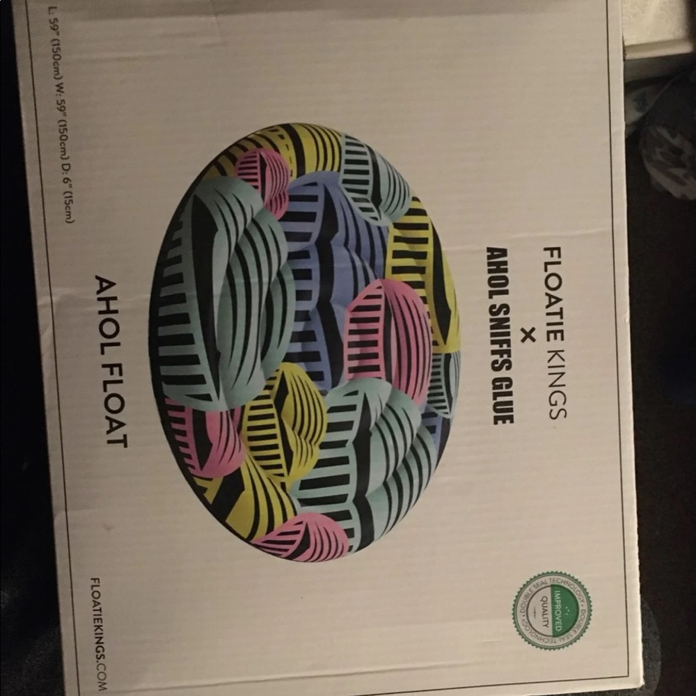 Floatie Kings x Ahol Sniffs Glue